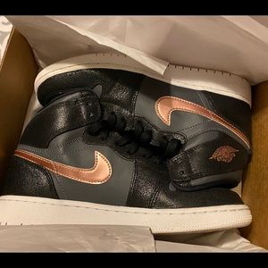 SOLD Air Jordan Retro 1 bronze medal.